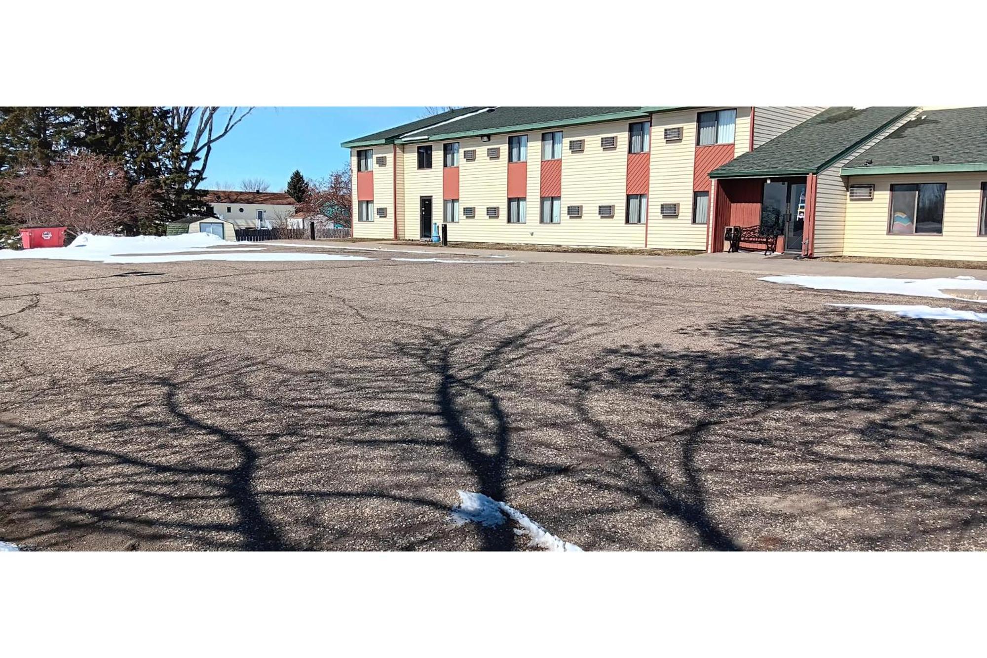 Scotwood Motel By Oyo Washburn Nd Exterior photo
